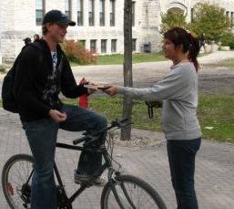 EnviroSpy awards prizes to green students at University of Manitoba during Waste Reduction Week 2009.