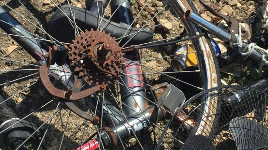 close up of rusted bicycle gears